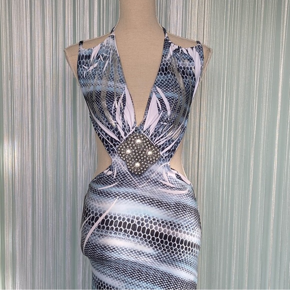 Mikino Open Back Snake Print Maxi Dress NWT - Picture 6 of 17